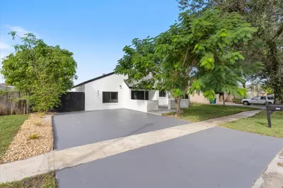 01-4951 SW 94th Way Cooper City FL-100