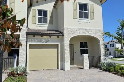 2899 SE 25th Ter 1