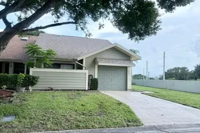 1402 SE Ashford Place 1