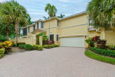 1695 Passion Vine Cir #22-1 1