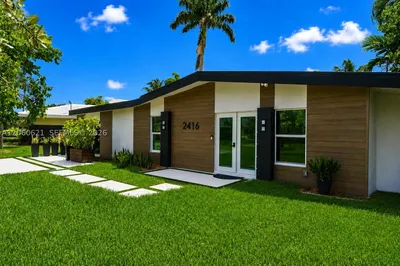 2416 NE 19th Ter 1