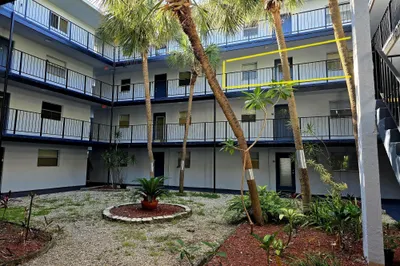 2860 SOMERSET Drive #317K 1