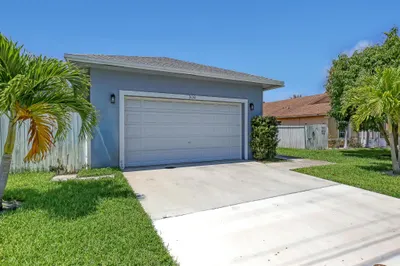 309 NE 11th Avenue 1