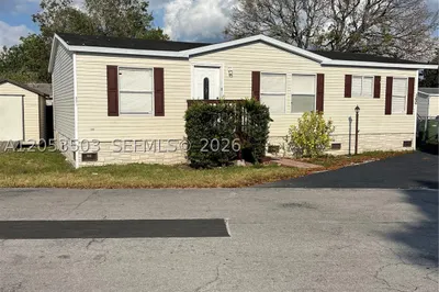 220 NE 12th Ave Lot 160 1