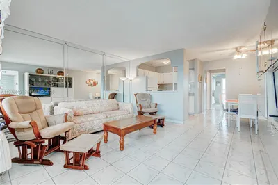 800 SW 10th Ter #20T 1