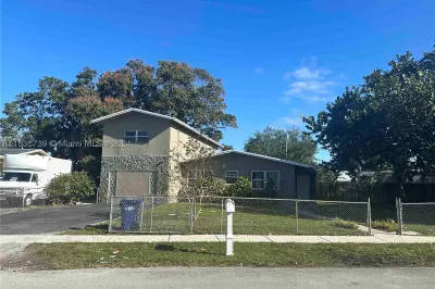 3451 NW 1st St 1