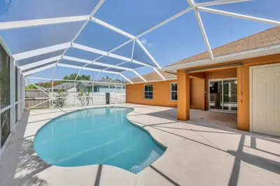 5075 NW Egret Avenue 1
