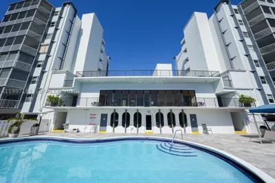 200 Diplomat Pkwy #827 1