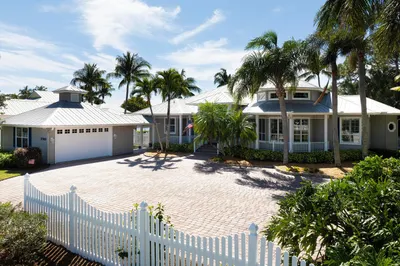 1560 Dyer Point