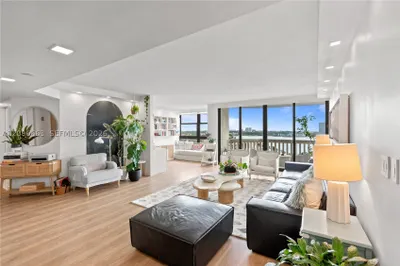 1000 E Island Blvd #1402 1