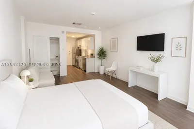 10275 Collins Ave #115 1