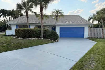 7035 San Salvador Drive 1