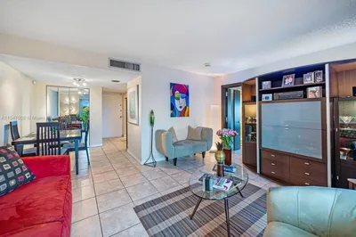 899 West Ave #4A 1