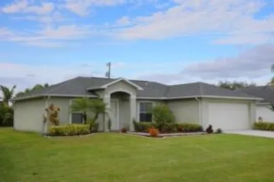 324 SW Kestor Drive 1