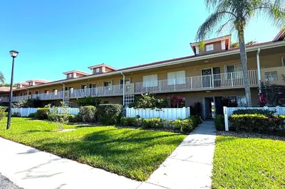 5876 Regal Glen Drive #108 1
