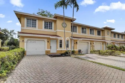 1363 Avon Ln 1