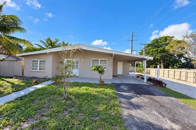 1500 NE 42nd Court 1