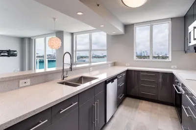 650 West Avenue #701 1