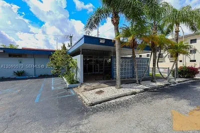 2825 E 4th Ave 1