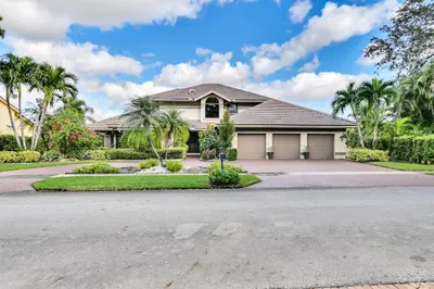 4464 Woodfield Boulevard 1
