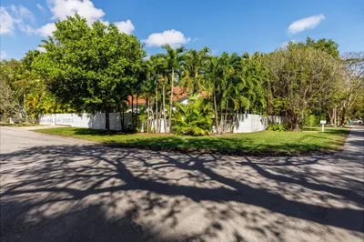 3775 Poinciana Ave 1