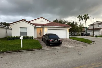 3380 SW 50th Street 1