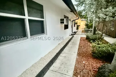 1240 NE 12th Ave #1-5 1