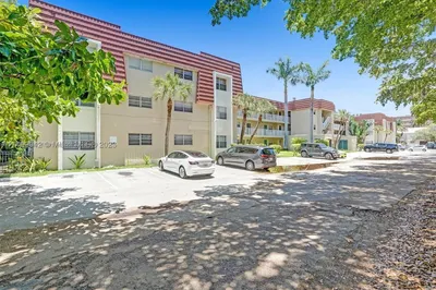 1300 Moffett St #307 1