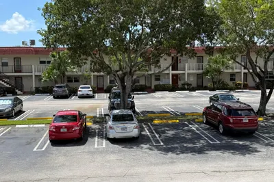 31 Abbey Lane #206 1