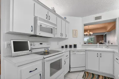 23249 Barwood Lane N #405 1