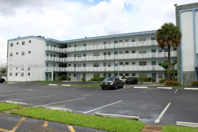 4090 NW 42nd Ave #304 1