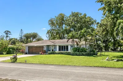 2858 Oak Drive 1