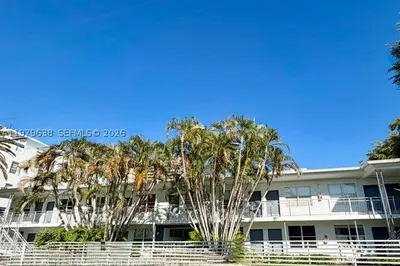 2445 Lake Pancoast Dr #7 1