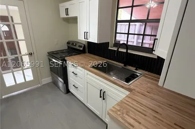2424 SW 21st Ter #IN-LAW DETACHD 1