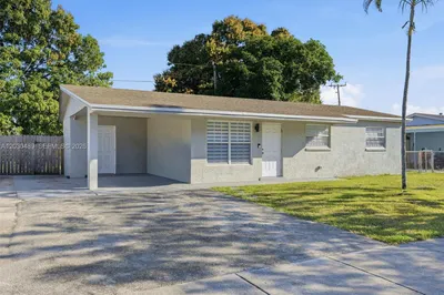 3221 NW 12th Pl 1