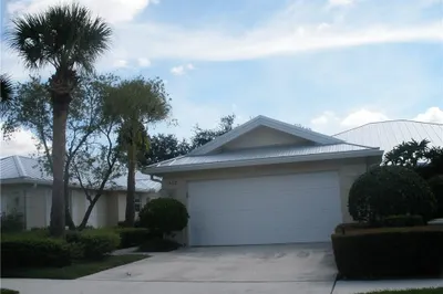 1652 SW Waterfall Boulevard 1