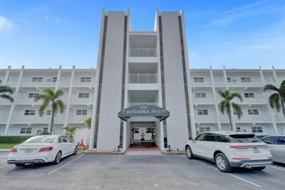 1111 N Riverside Drive #305 1