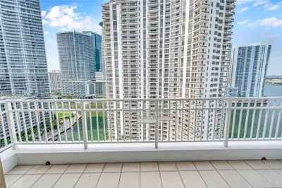 801 Brickell Key Blvd #2208 1