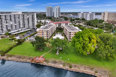 308 Golfview Road #406 1