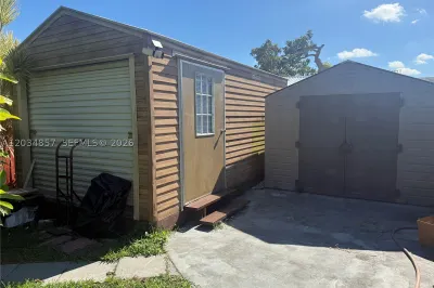 767 SW 5th Ter 1