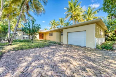 275 N Shore Dr 1