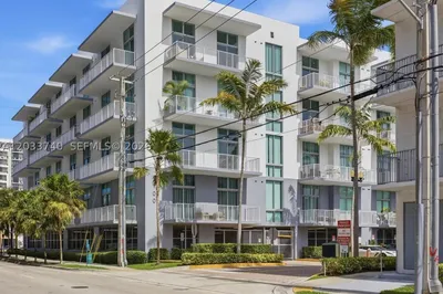 2100 Van Buren St #322 1