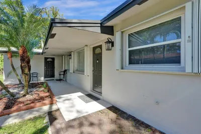 4240 NW 21st Avenue #1 1