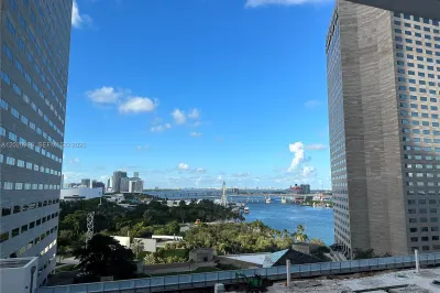 325 S BISCAYNE BL #1516 1