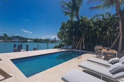 102 S Hibiscus Dr 1