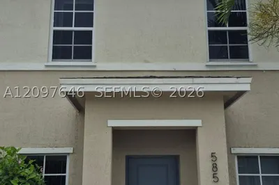 585 NE 5th Pl #585 1