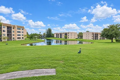 10402 Sunrise Lakes Blvd #201 1