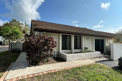 3931 SW 84th Ter 1