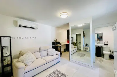 38 NW 52nd St #1 1