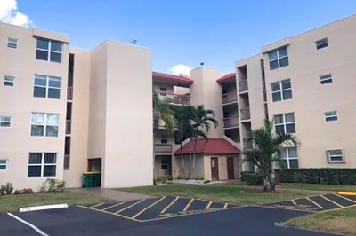 9411 Evergreen Place #302 1